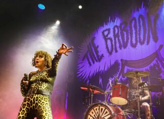 Punk sueco com a banda The Baboon Show! No Leyendas del Rock, na Espanha.