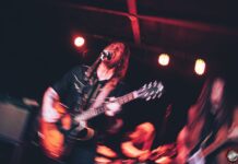 REVIEW REPORT: O Triunfo da Alma sobre o Calor – O Ritual Inesquecível do Graveyard em Curitiba