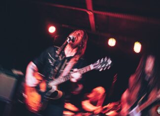 REVIEW REPORT: O Triunfo da Alma sobre o Calor – O Ritual Inesquecível do Graveyard em Curitiba