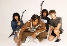 A banda mais jovem do Leyendas del Rock, Chained Saint, na Espanha.