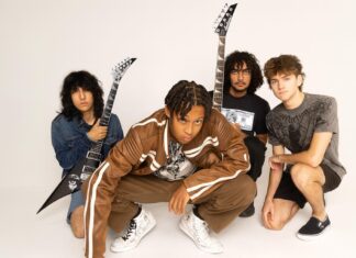 A banda mais jovem do Leyendas del Rock, Chained Saint, na Espanha.