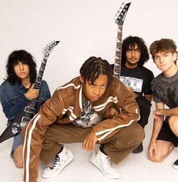 A banda mais jovem do Leyendas del Rock, Chained Saint, na Espanha.