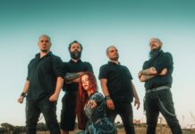 O beijo da morte nas mãos do Death & Legacy no Leyendas del Rock, na Espanha.