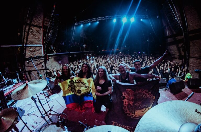 Tierra Santa em Bogotá: uma noite para voltar ao reino do metal épico