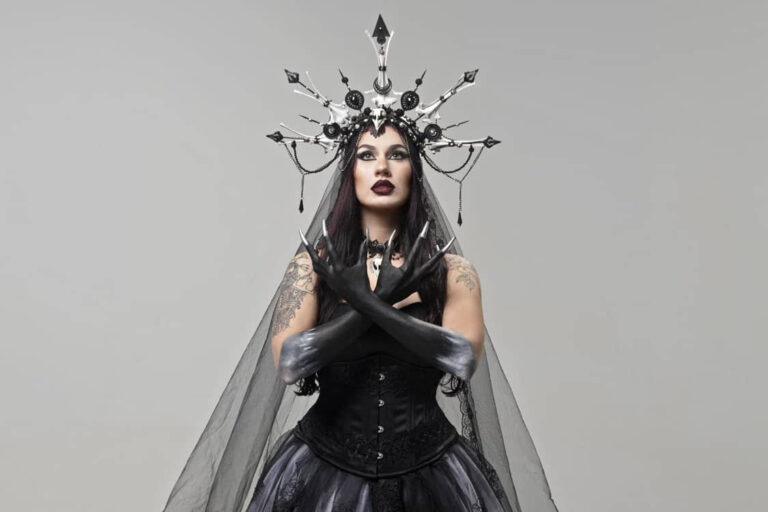 Soulwitch explora Inquisição, bruxaria e transcendência no videoclipe ‘Teufelsbuhlschaft
