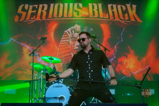 Serious Black, por @edgar_silva_fotografia