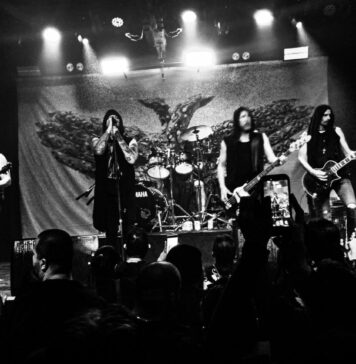 Swallow the Sun transforma o frio de São Paulo em uma noite de melancolia, peso e emoção no Hangar 110