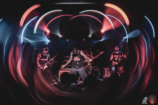 Nocaut durante apresentação de hardcore na Cidade do México antes do show do Madball