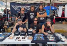 A banda mexicana de heavy metal Megaton se apresenta no festival Todos Somos Angeles Rock Fest em Puebla, México