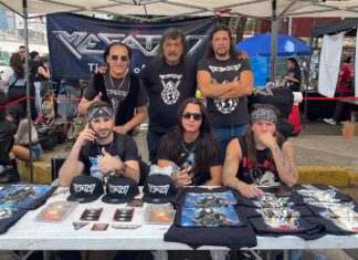 A banda mexicana de heavy metal Megaton se apresenta no festival Todos Somos Angeles Rock Fest em Puebla, México